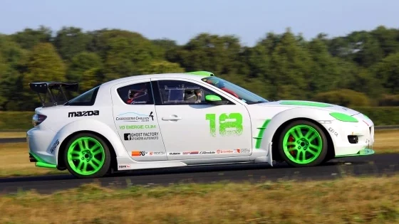 Mazda-RX-8-red-Clio-3-RS-calipers